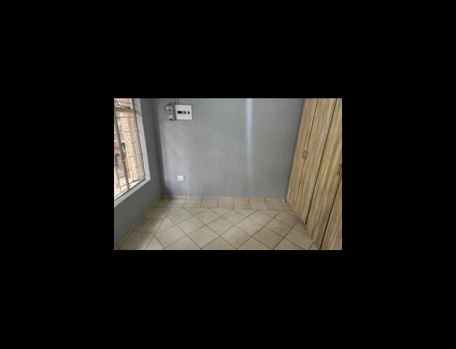 3 BEDROOM HOUSE FOR SALE IN OOS EINDE